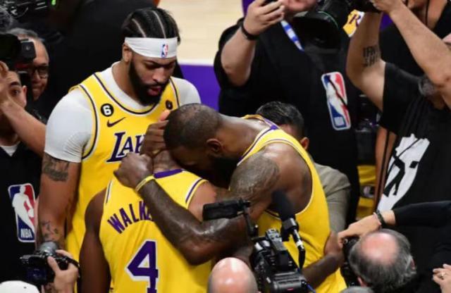 问鼎娱乐官网-【人物】末节天降神兵！朗尼·沃克抒写动人体育故事